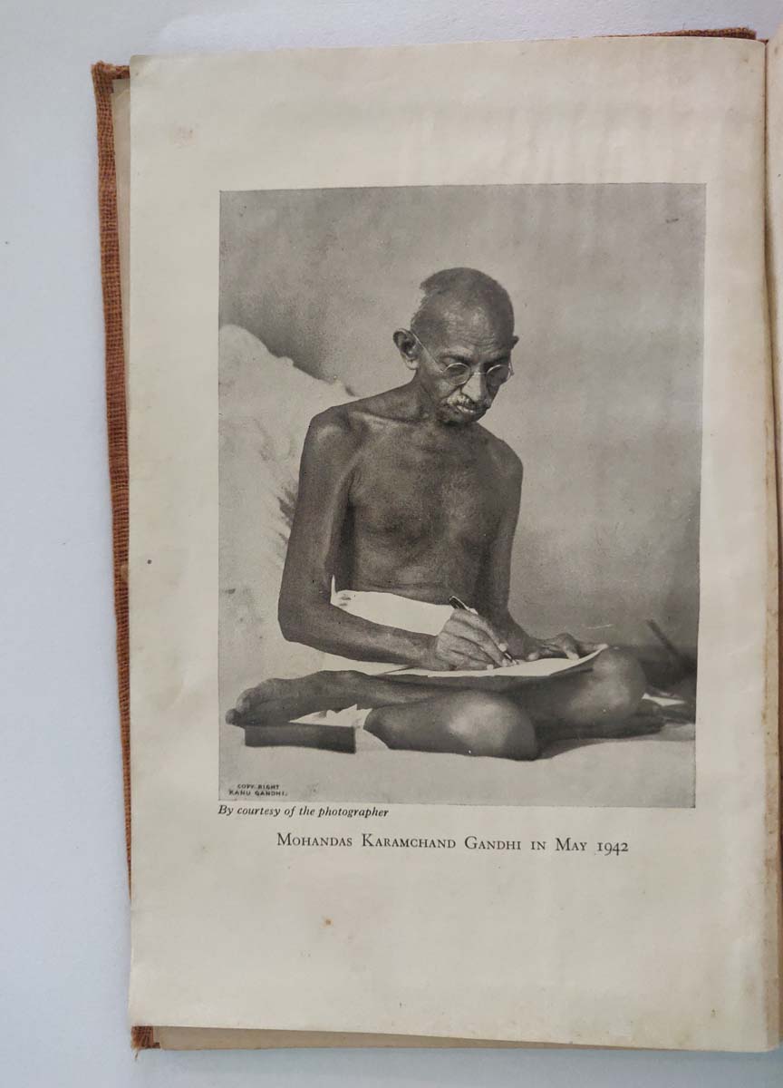 R.K.PRABHU & FOREWORD BY SIR S.RADHAKRISHNAN - THE MIND OF MAHATMA GANDHI - Image 4 of 6