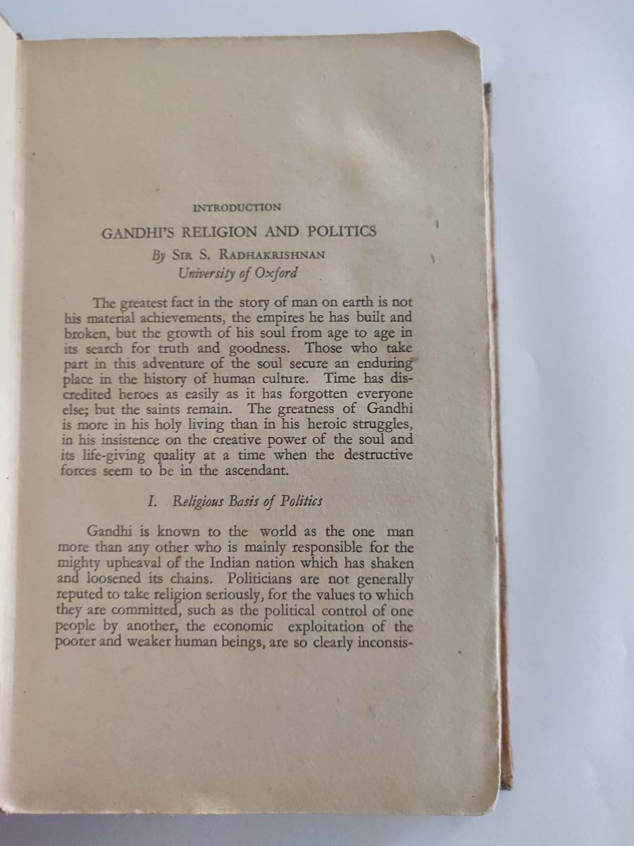 S.RADHAKRISHNAN - MAHATMA GANDHI ESSAYS AND REFLECTIONS ON HIS LIFE AND WORK - Image 5 of 5