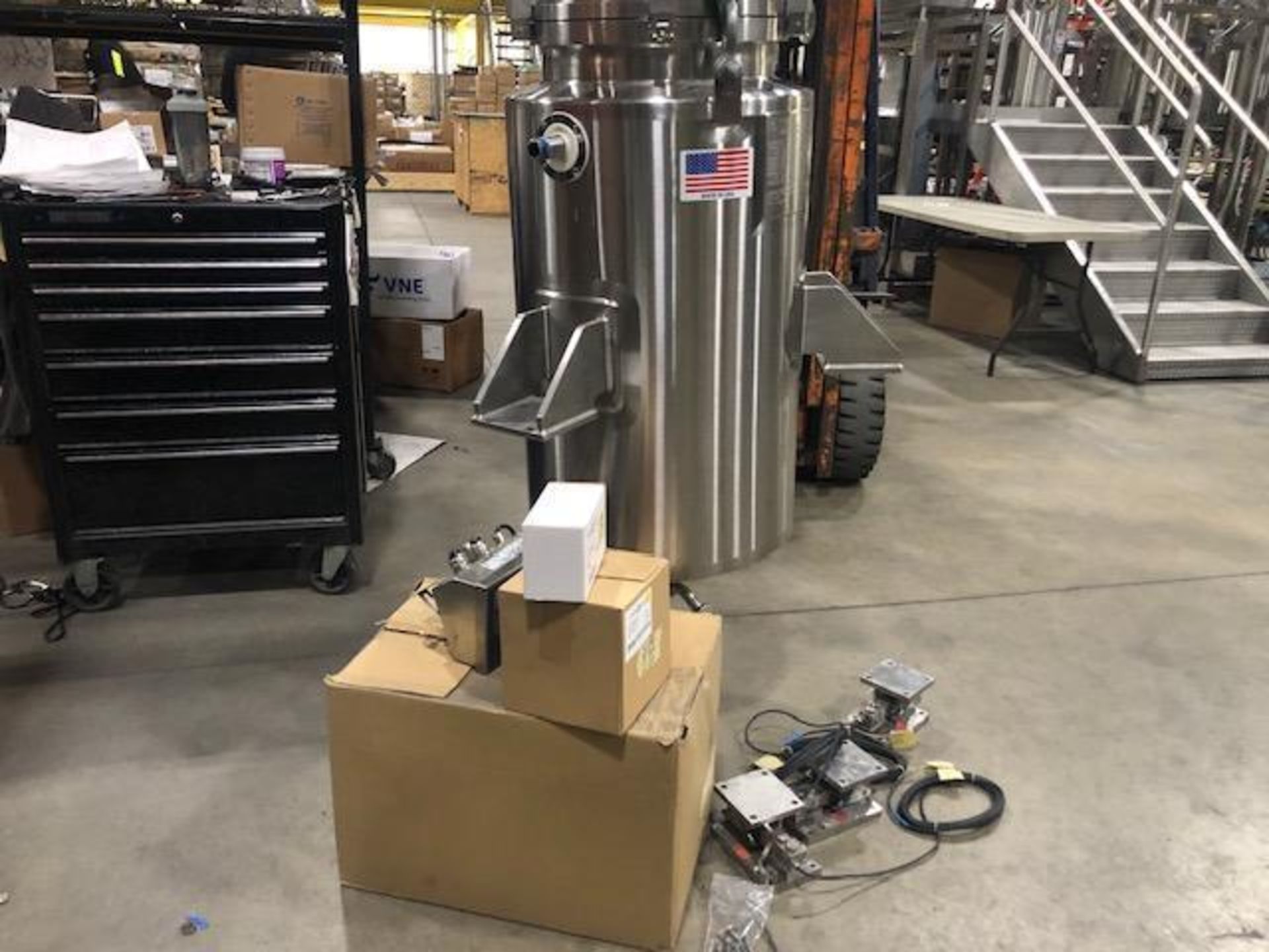 T&C STAINLESS INC 100 LITER WORKING/147.8 TOTAL VOLUME 316L STAINLESS STEEL ASME CODE STAMPED TANK - Image 3 of 8