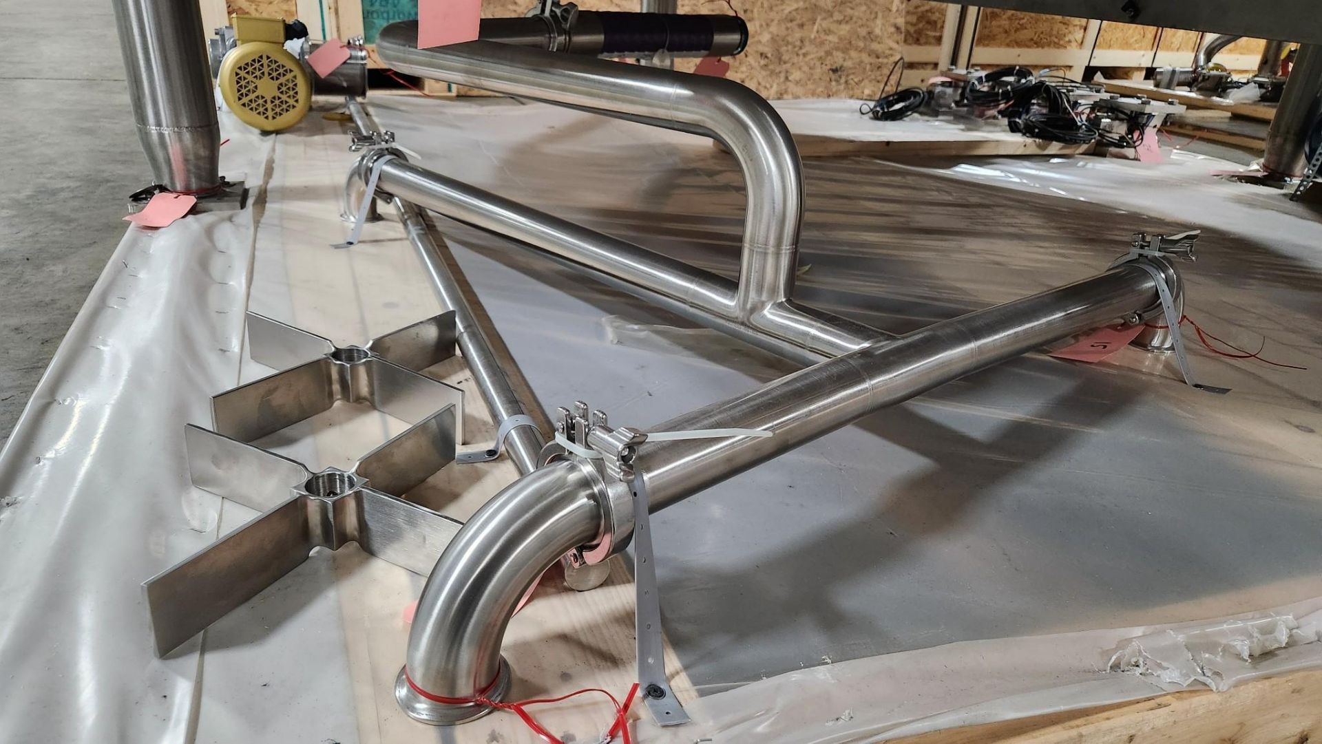 PREFERRED STAINLESS 2,000 GALLON S/S MIX USE TANK 801-TK201 - Image 10 of 23
