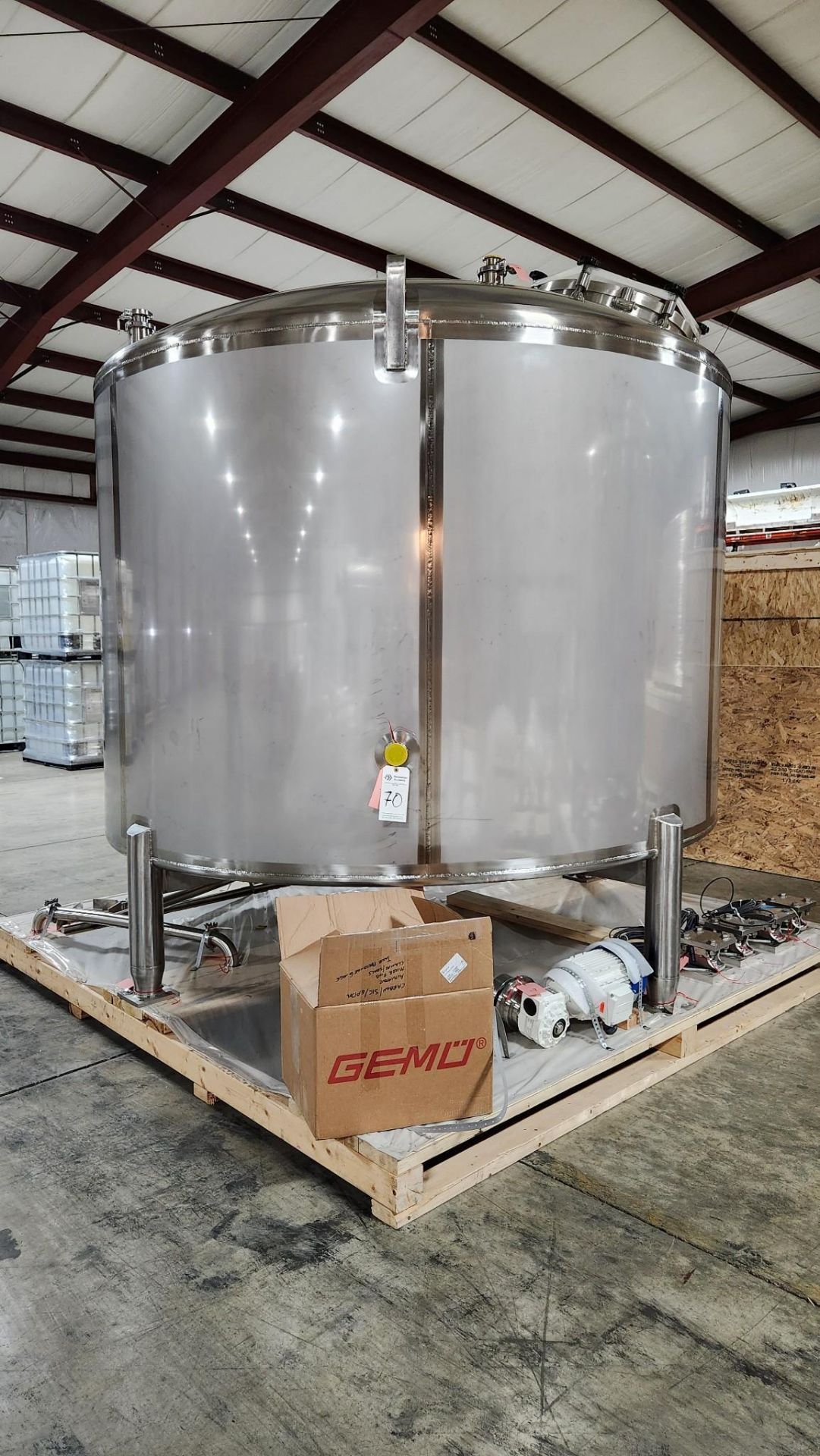PREFERRED STAINLESS 2,000 GALLON S/S MIX USE TANK 801-TK201 - Image 4 of 23