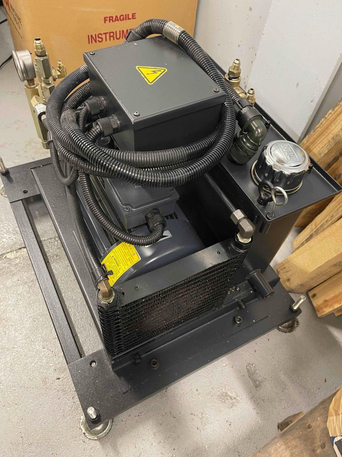 2013 DOOSAN DT-360D DUAL PALLET CNC VMC DRILL AND TAP - Image 24 of 27