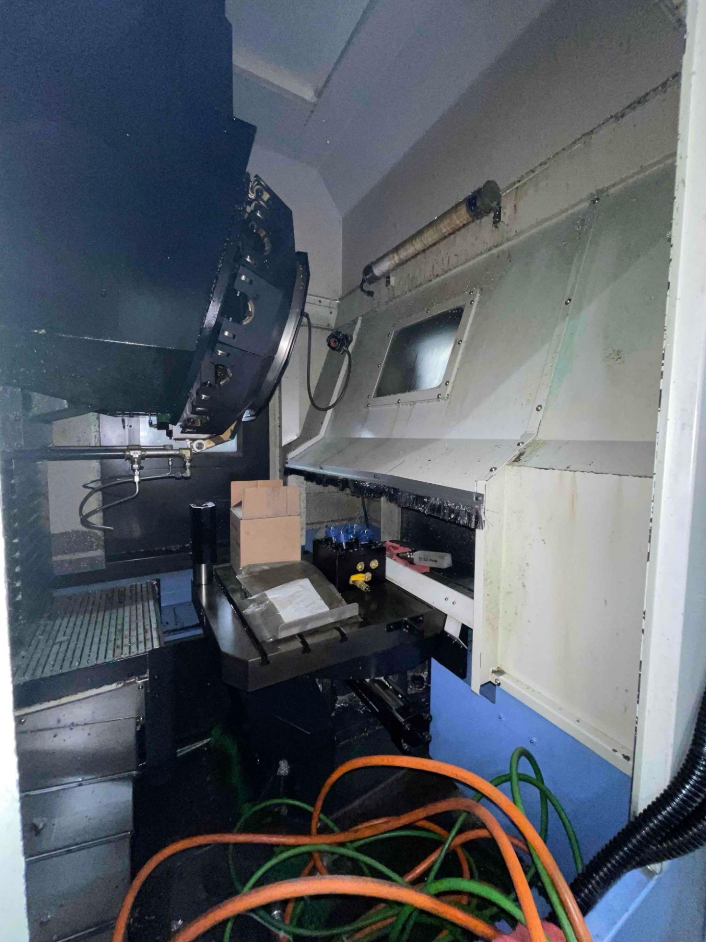 2013 DOOSAN DT-360D DUAL PALLET CNC VMC DRILL AND TAP - Image 13 of 27