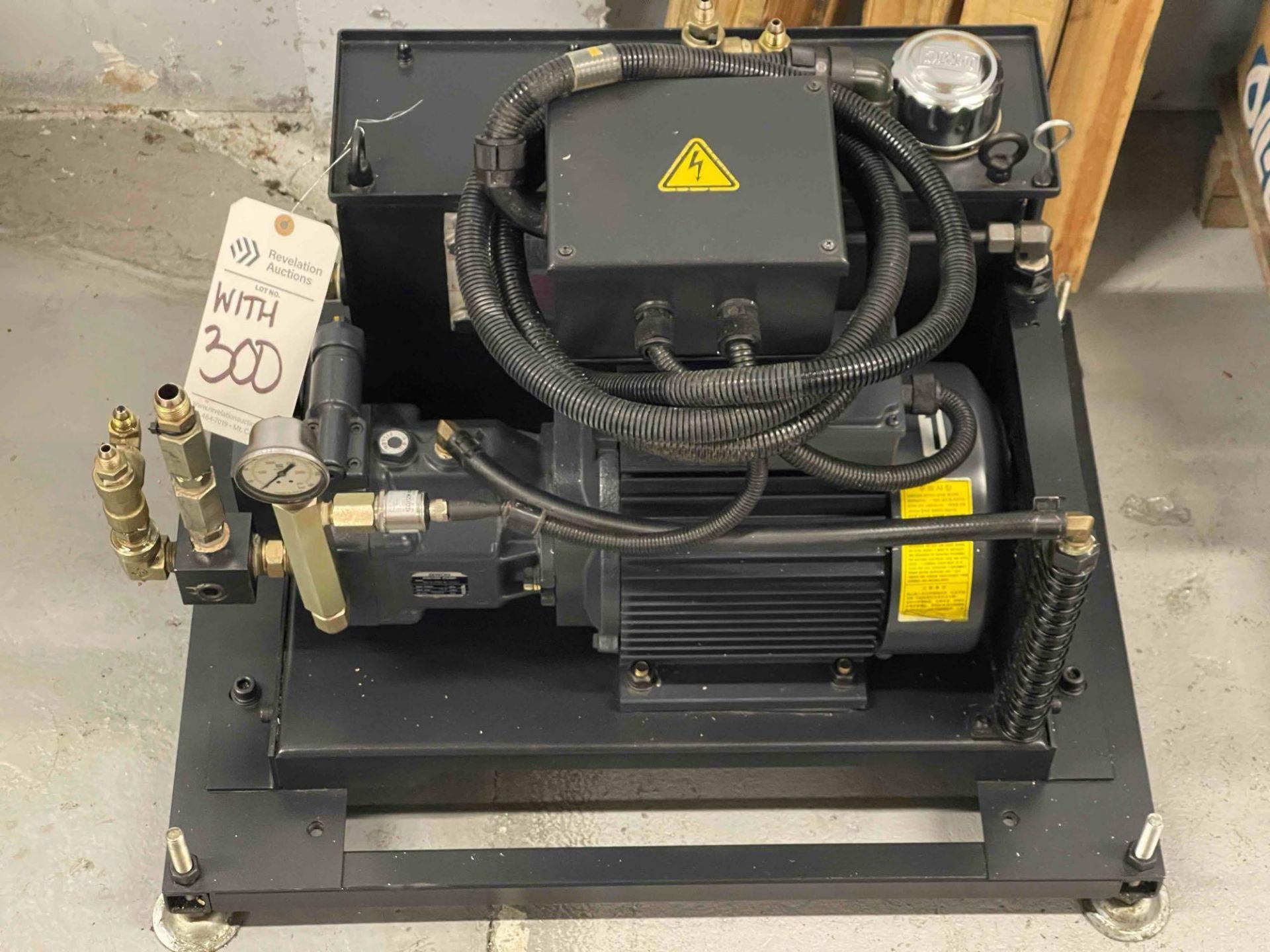 2013 DOOSAN DT-360D DUAL PALLET CNC VMC DRILL AND TAP - Image 22 of 27