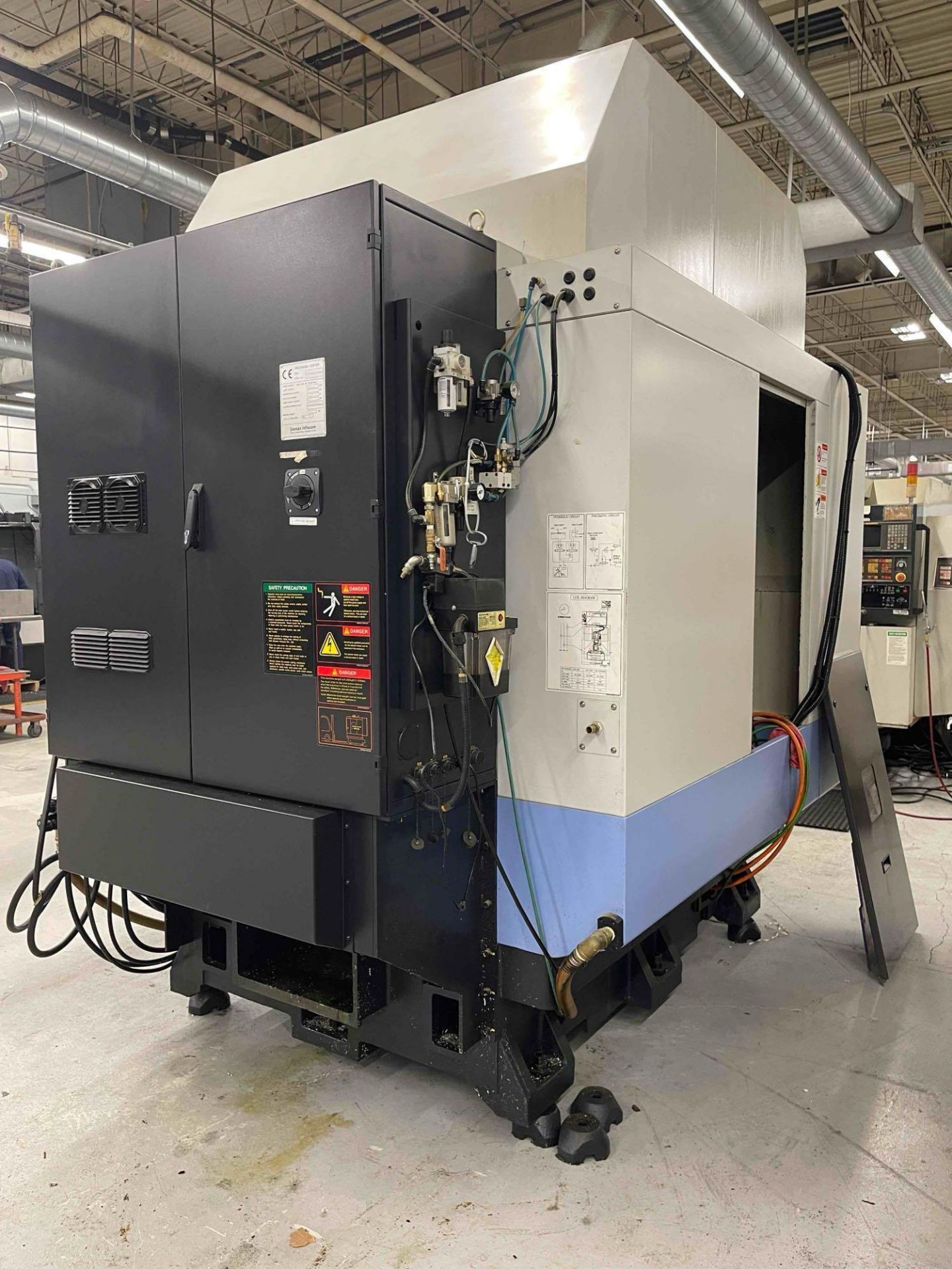 2013 DOOSAN DT-360D DUAL PALLET CNC VMC DRILL AND TAP - Image 6 of 27