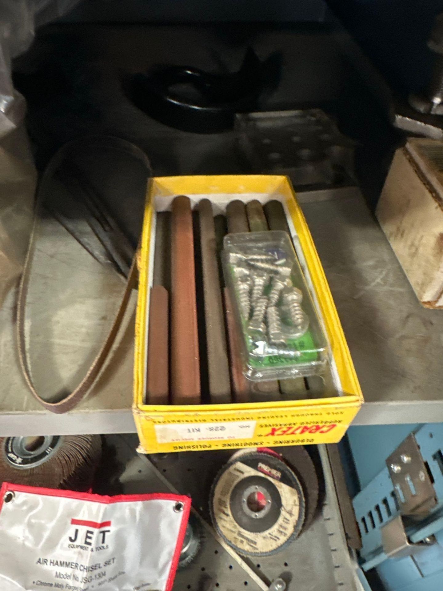 LISTA STORAGE CABINET LOADED WITH GRINDING AND ABRASIVE TOOLS - Image 8 of 26