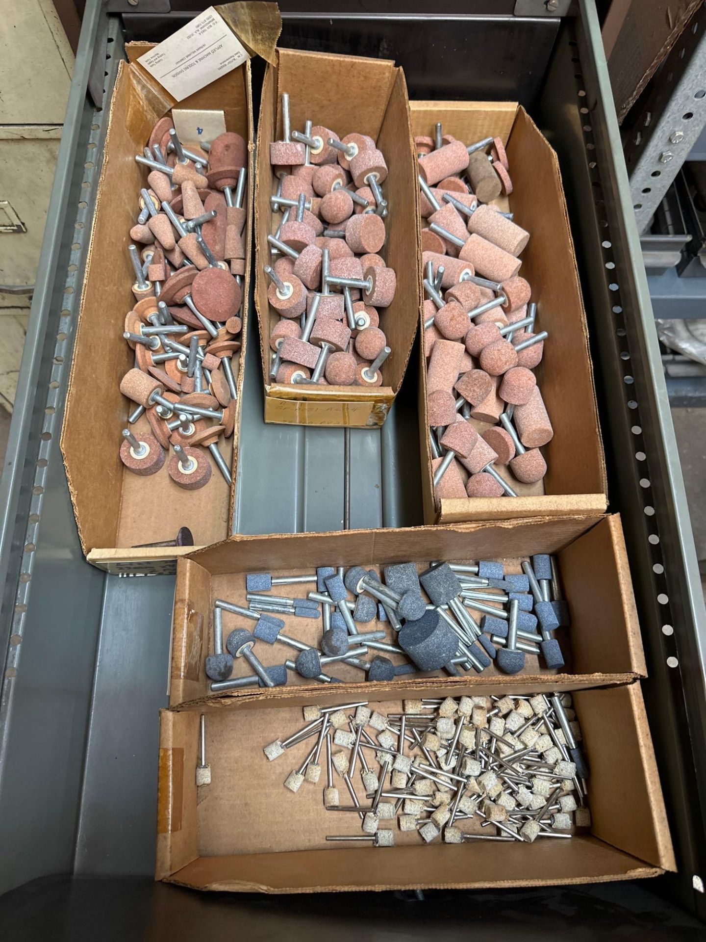 LISTA STORAGE CABINET LOADED WITH GRINDING AND ABRASIVE TOOLS - Image 15 of 26