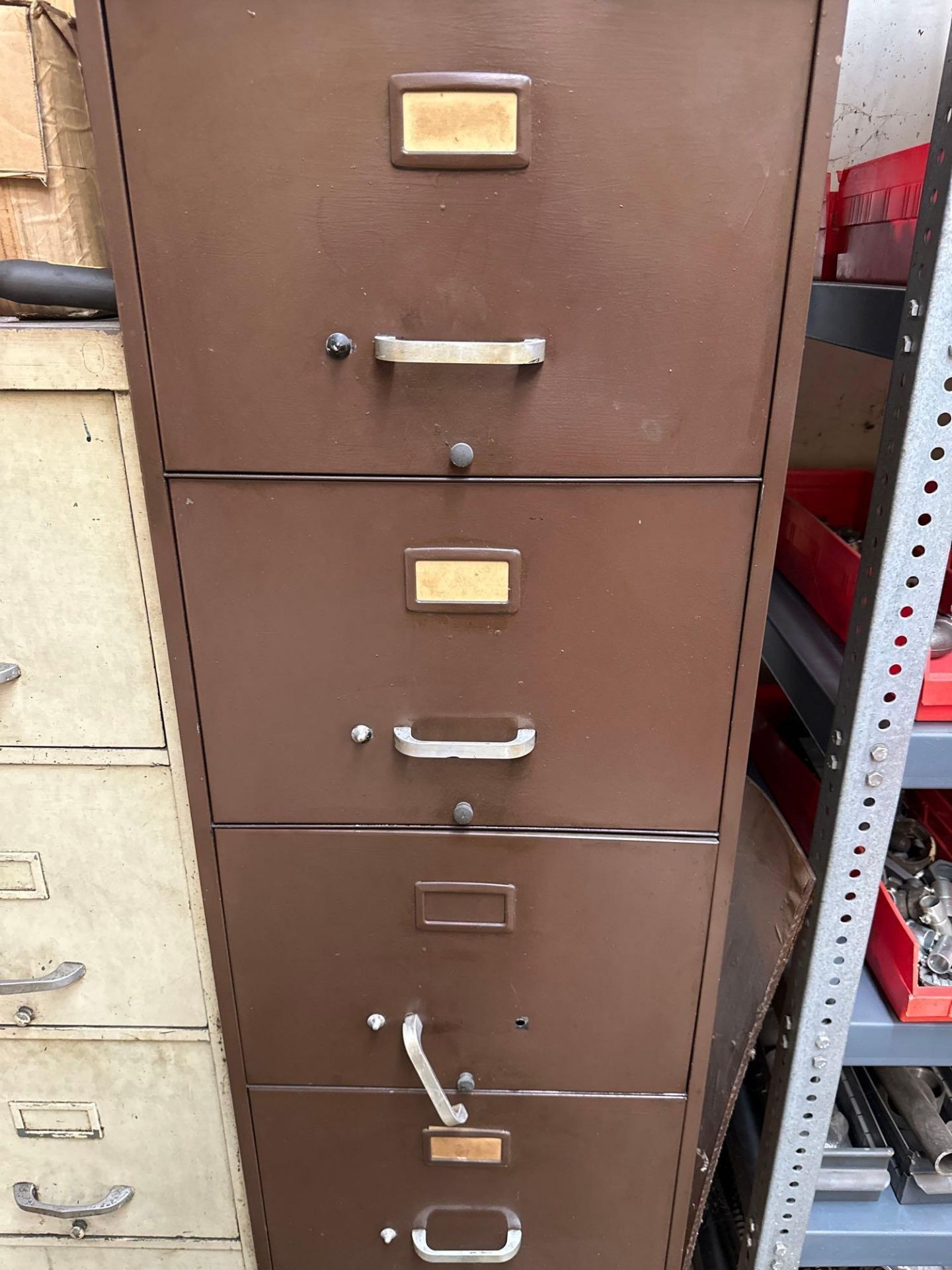 LISTA STORAGE CABINET LOADED WITH GRINDING AND ABRASIVE TOOLS - Image 12 of 26