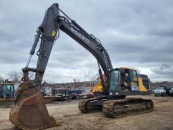 Excavators & Trucks, Well Maintained/Low Hour