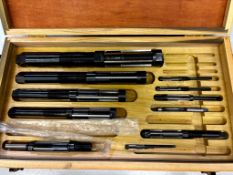 SET OF HAND REAMERS