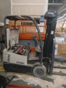 CROWN FORKLIFT SN 9A201804