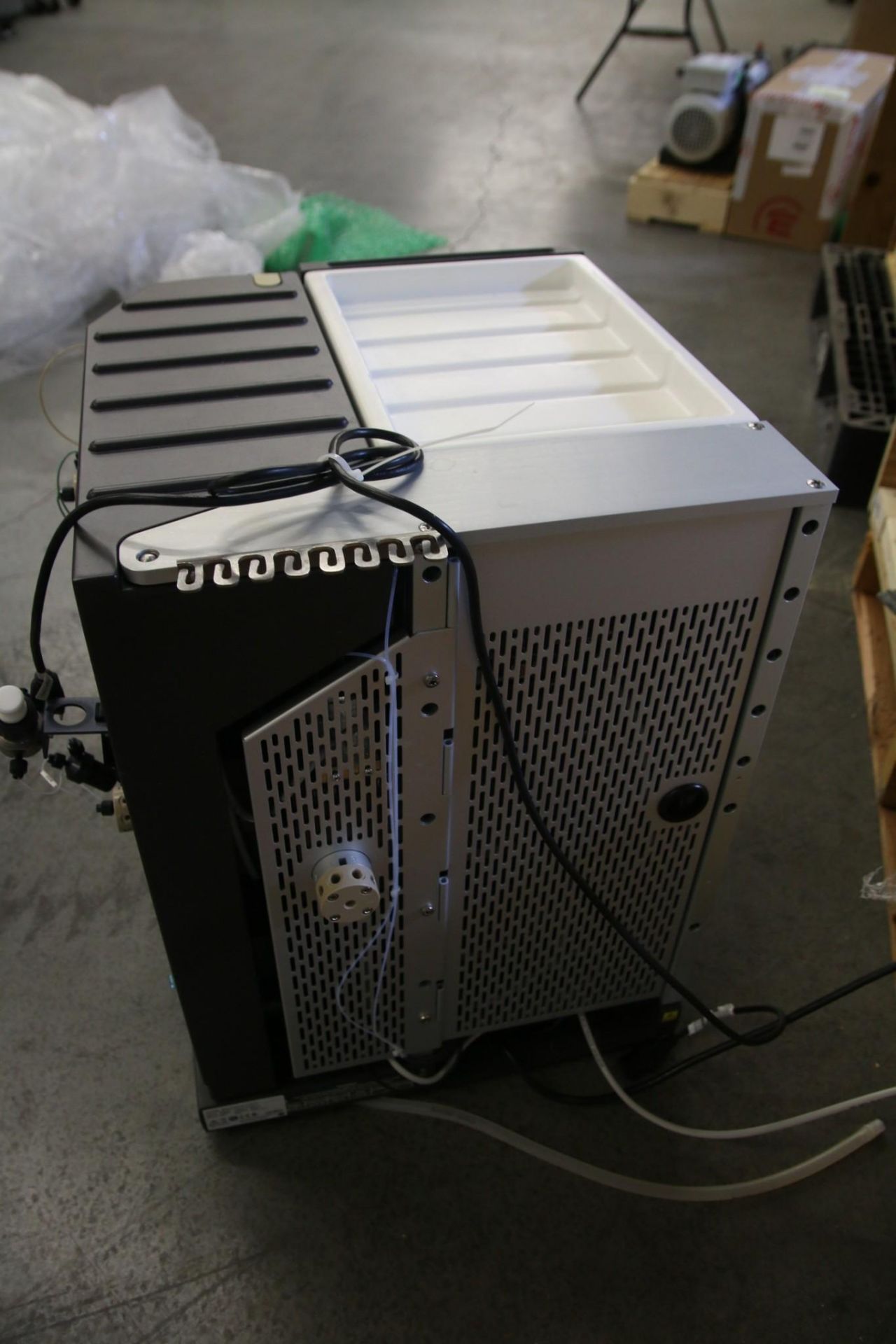 GE AKTAEXPLORER BASED LIQUID CHROMATOGRAPHY SYSTEM - Image 3 of 4