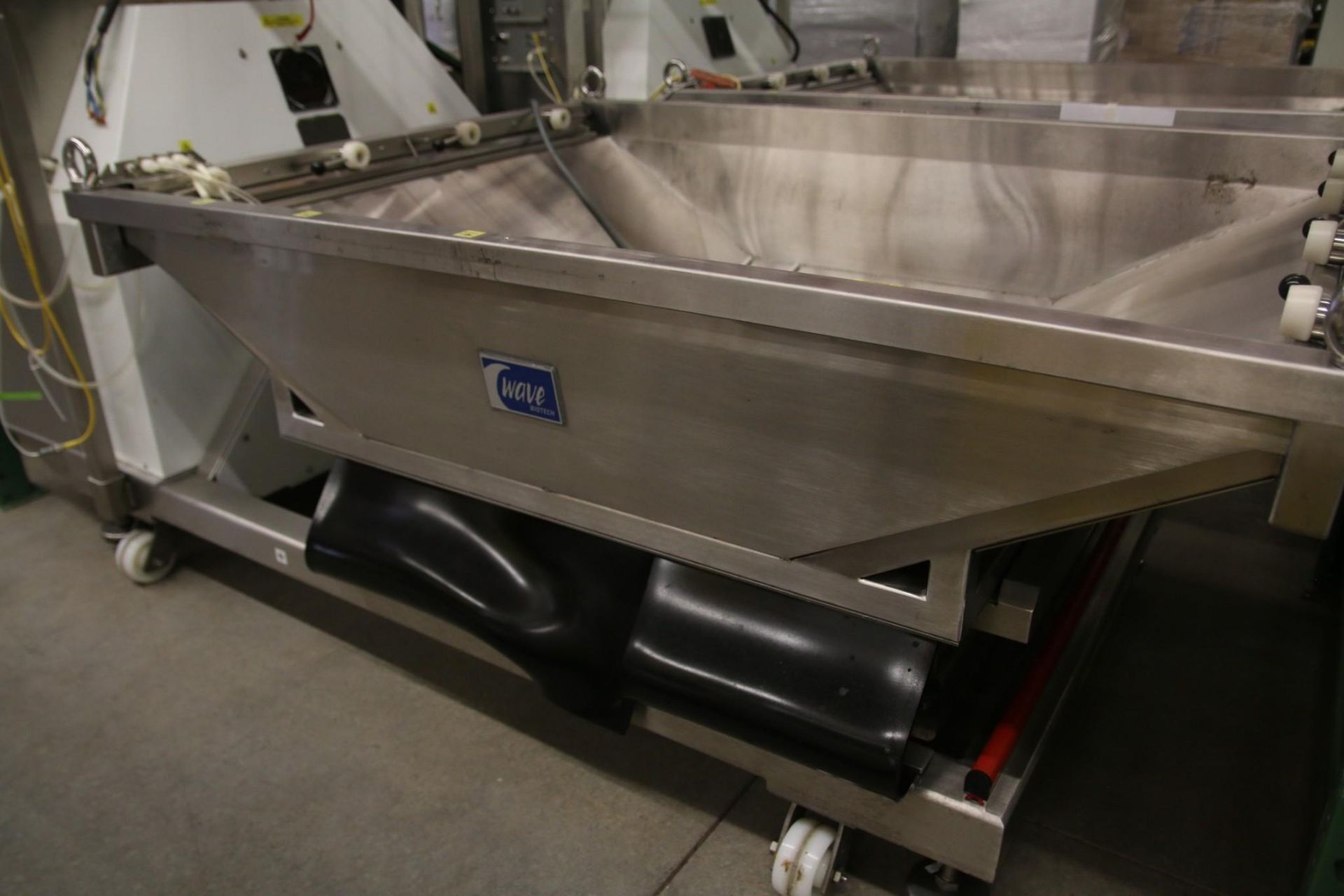 2008 WAVE BIOTECH MODEL 200L BIOREACTOR WAVE MACHINE - Image 4 of 9