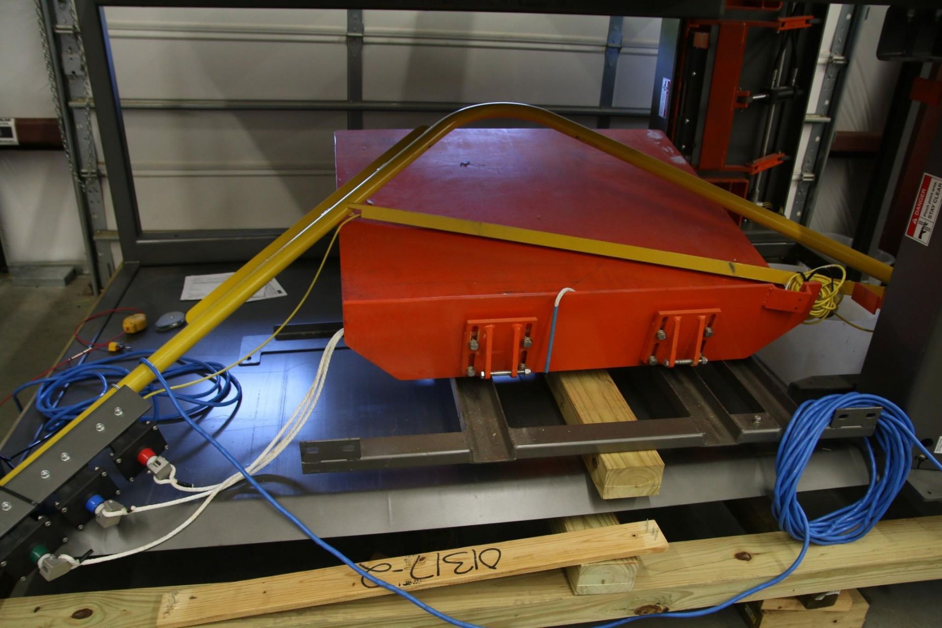 COLUMBIA STD/LTS/PD/460 PALLET LOAD TRANSFER SYSTEM - Image 4 of 12