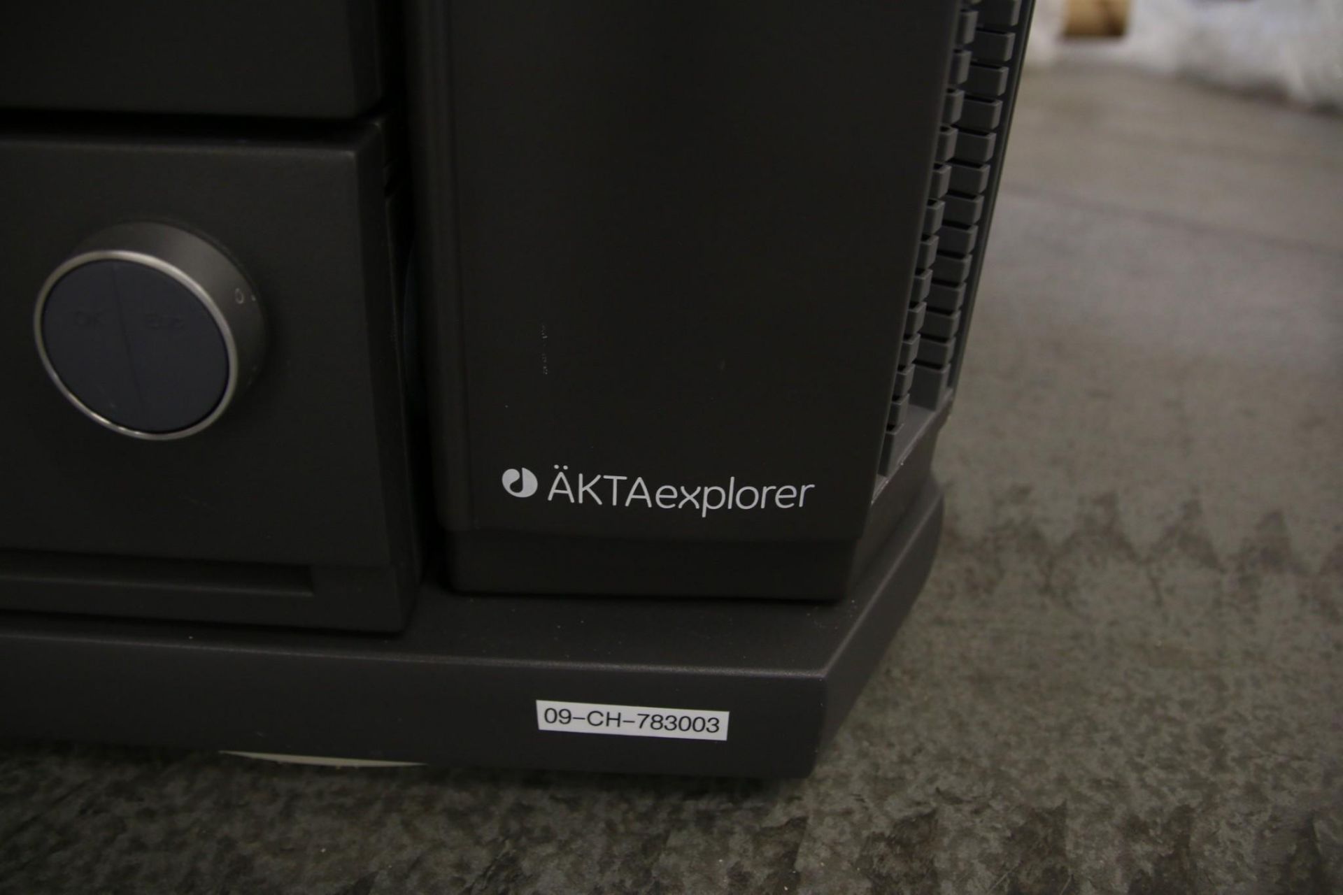 GE AKTAEXPLORER BASED LIQUID CHROMATOGRAPHY SYSTEM - Image 4 of 4