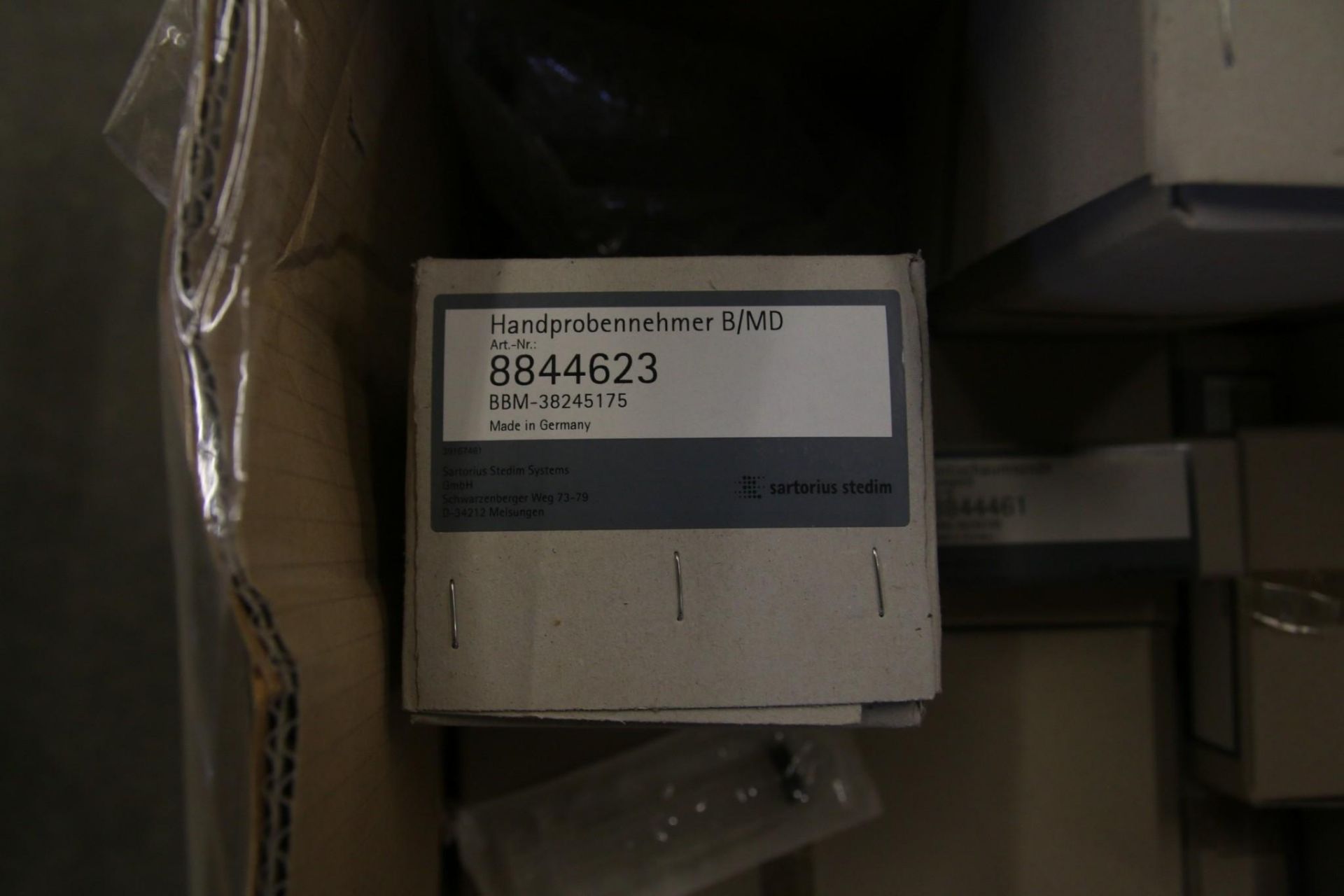 BOX OF ASSORTED SARTORIUS STEDIM LAB ACCESSORIES - Image 2 of 4