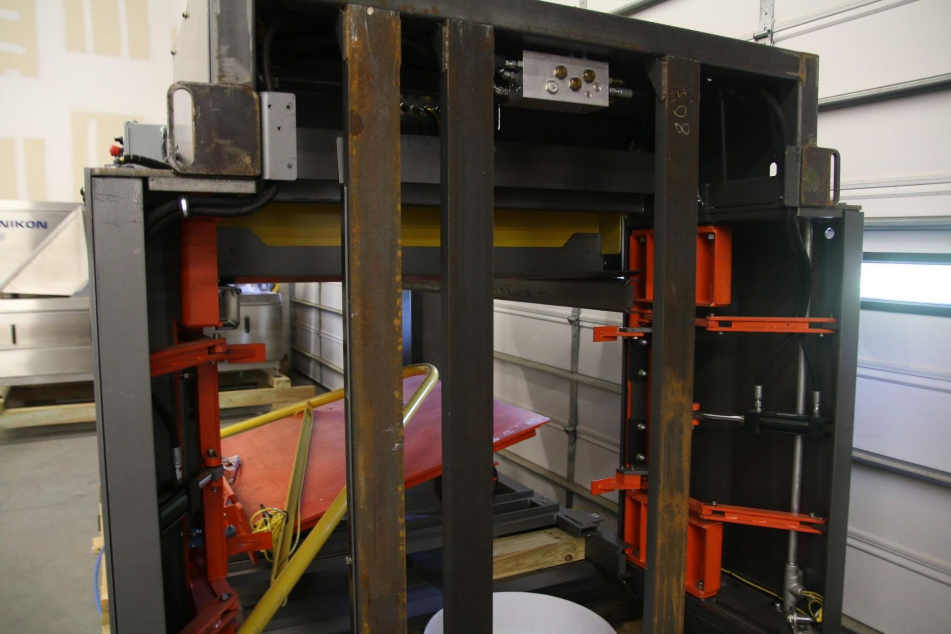 COLUMBIA STD/LTS/PD/460 PALLET LOAD TRANSFER SYSTEM - Image 6 of 12