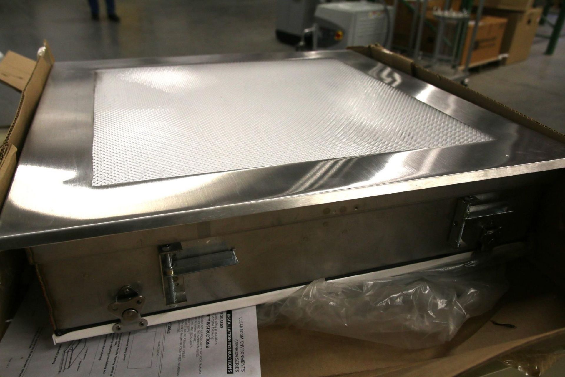 KENALL 26" X 26" CLEANROOM LIGHT - Image 2 of 2