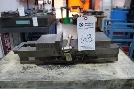 KURT MFG. CO. DL600C 6” MACHINE VISE