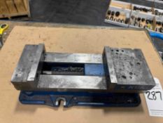 KURT D688 ANGLOCK 6