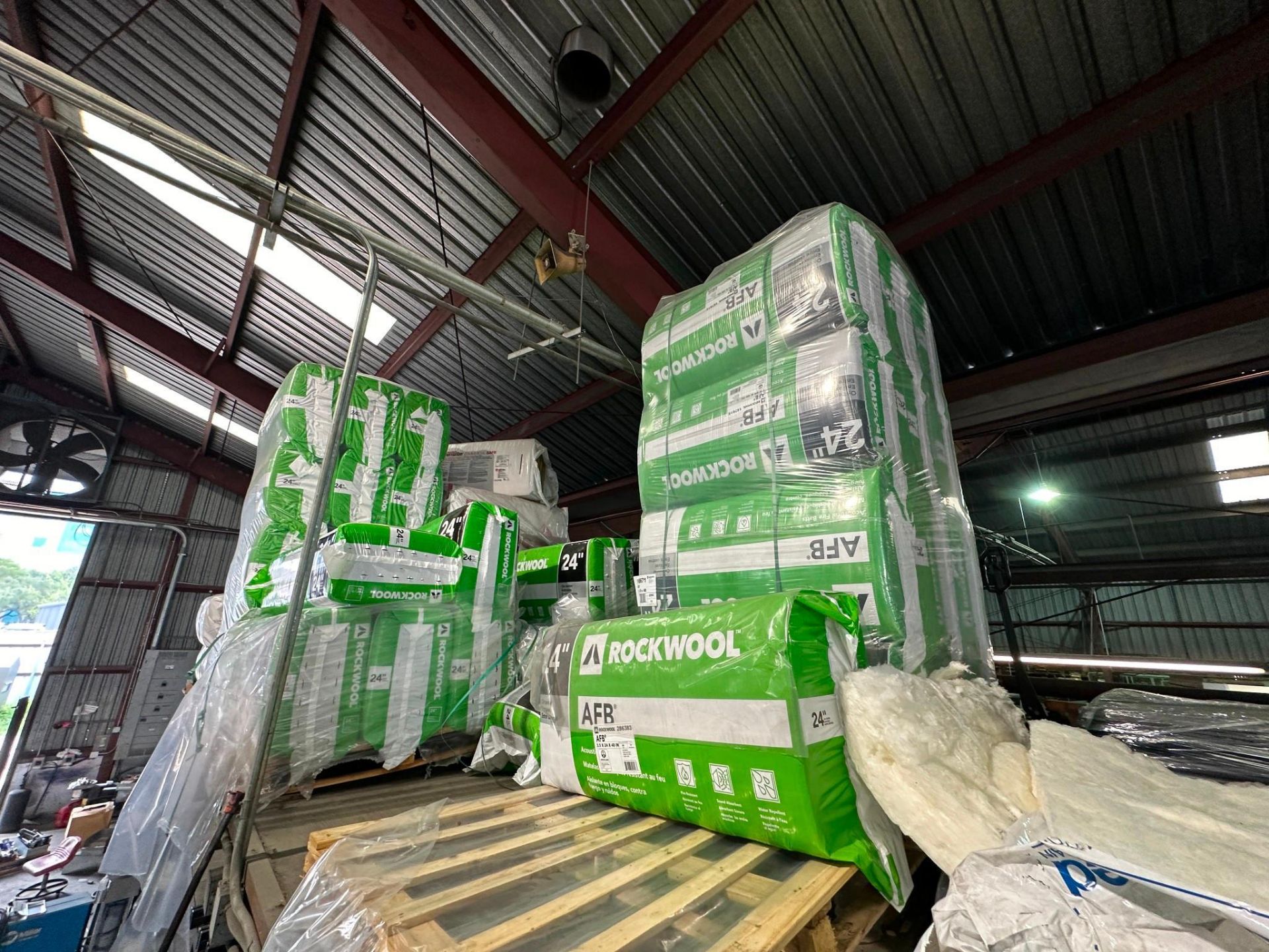 24" ROCKWOOL INSULATION , OWENS CORNING THERMAFIBER, 2" THICK DUCT LINER - Image 2 of 9
