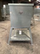 OMD STAND & FILL 600 LB CORN FEEDER W/ CAGE