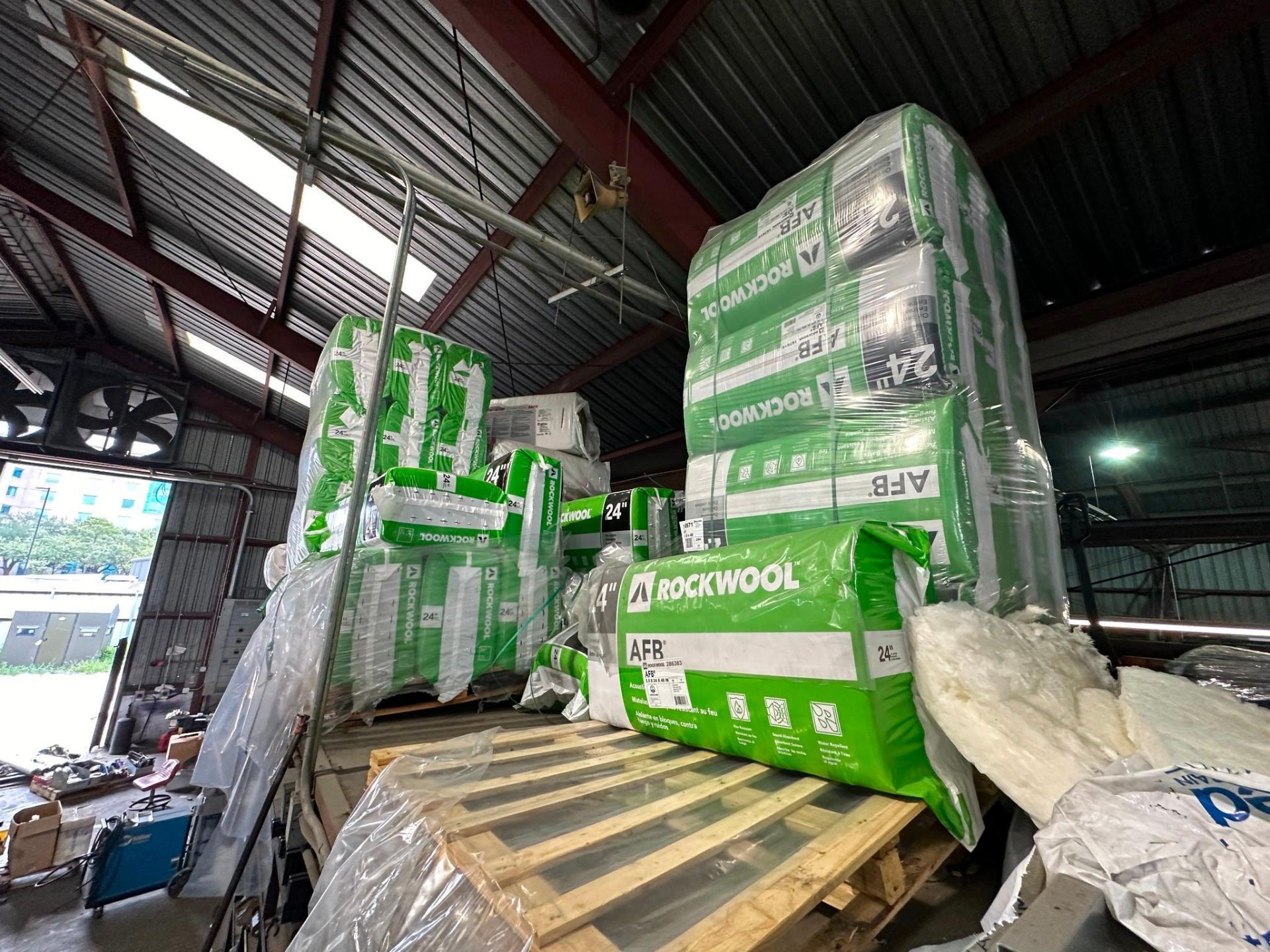 24" ROCKWOOL INSULATION , OWENS CORNING THERMAFIBER, 2" THICK DUCT LINER - Image 4 of 9