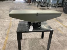 100LBS ATV LOW PROFILE ROAD FEEDER