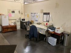 WHOLE SIDE KITCHEN/BREAK SPACE OF FURNITURE. ALL ITEMS INCLUDED