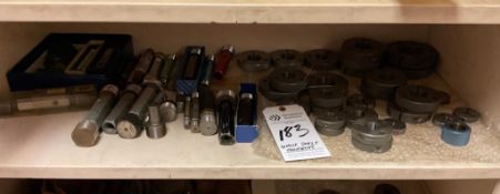 WHOLE SHELF CONTENTS OF ASSORTED INTERNAL AND EXTERNAL THREAD GAUGES