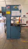 2005 DOALL VERTICAL BANDSAW V3