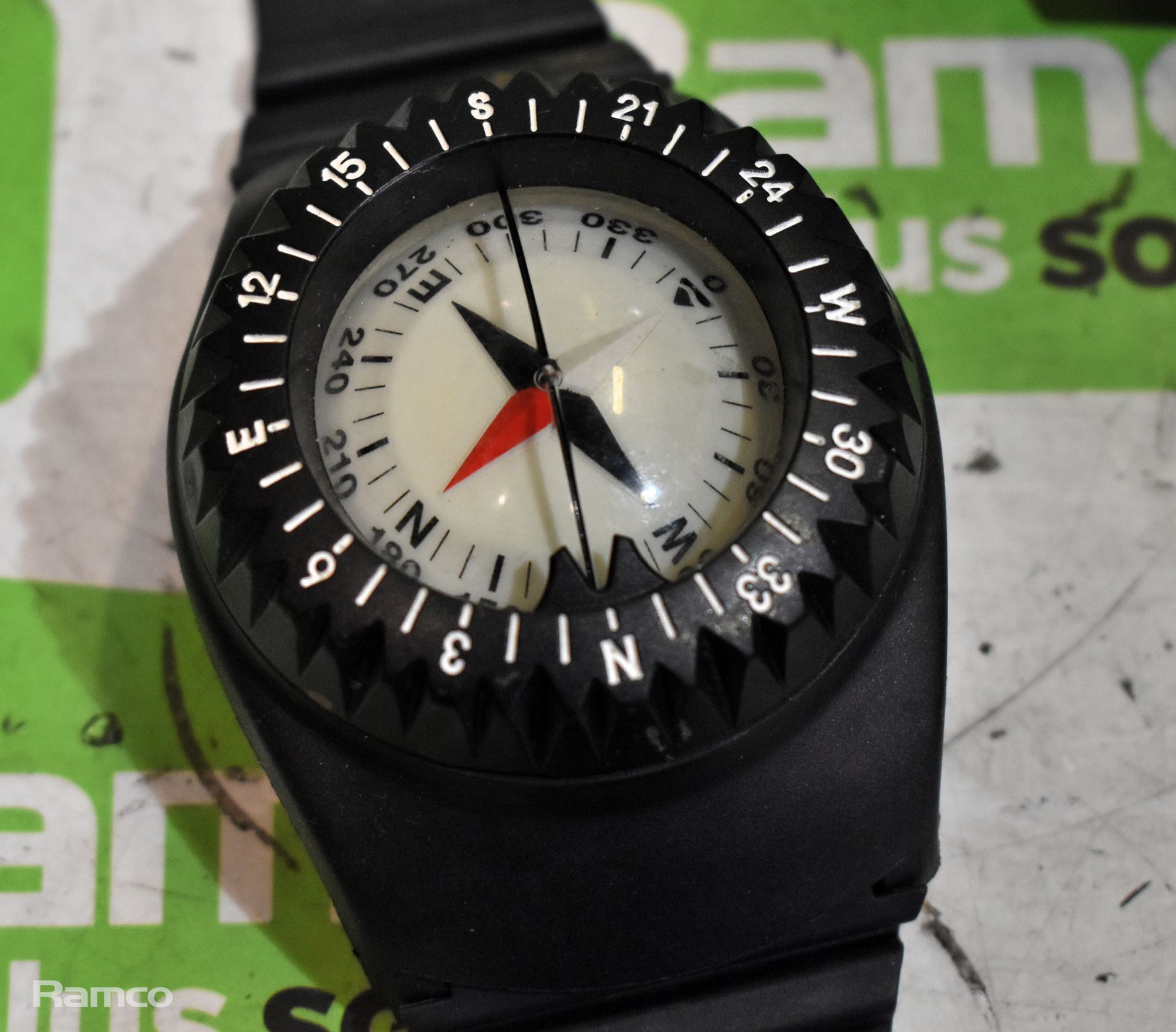 5x Dive compasses - mixed - may need repair - Image 3 of 6