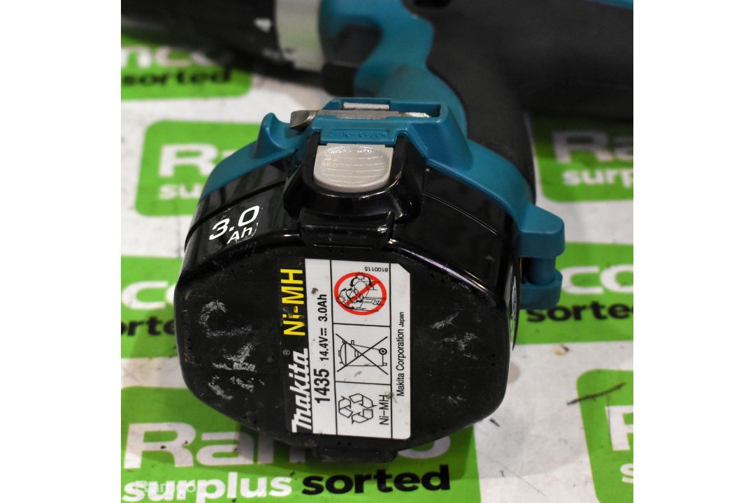 Makita MXT 8434D cordless drill, charger, 2x batteries and case - Image 4 of 8