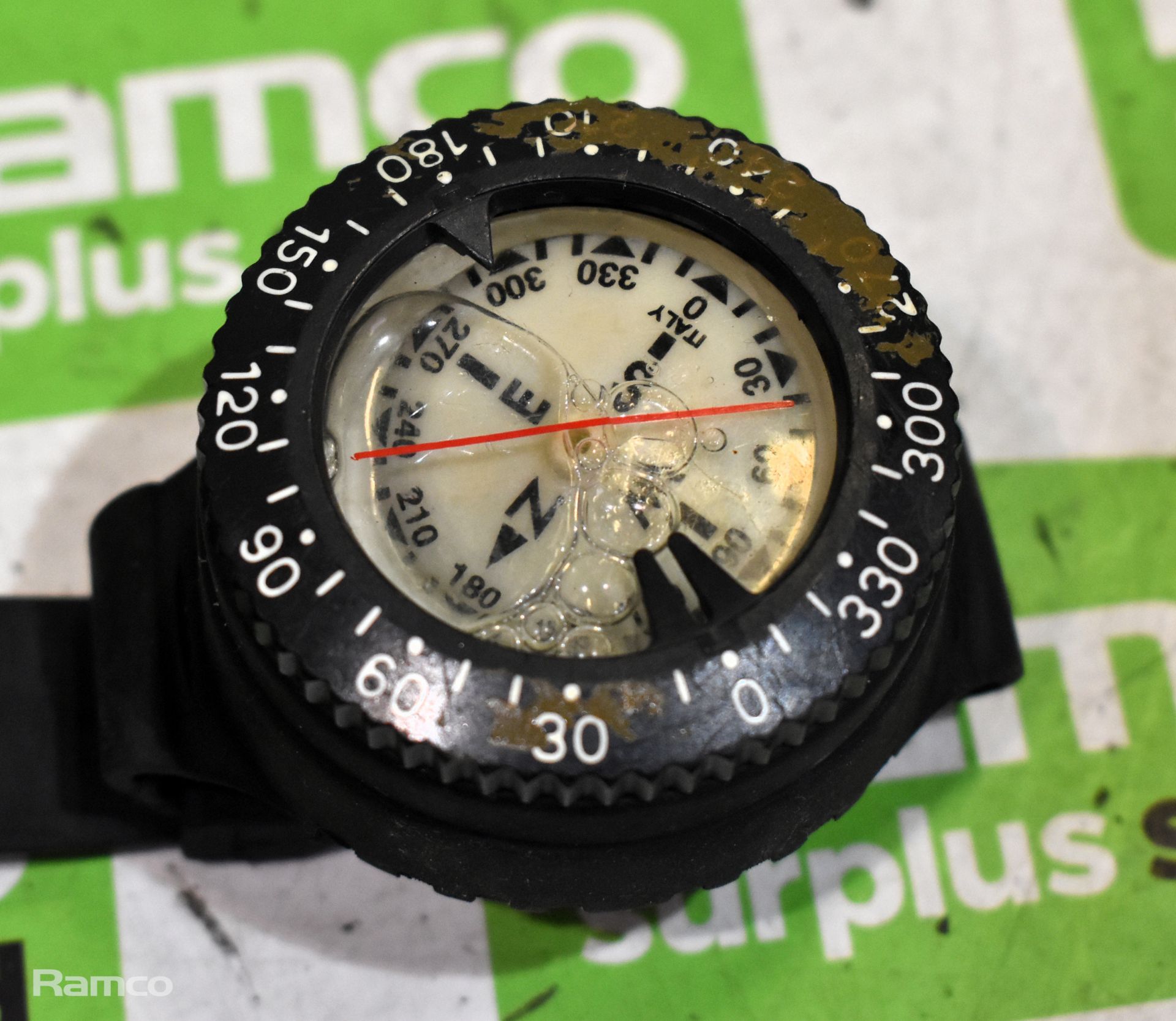5x Dive compasses - mixed - may need repair - Image 5 of 6