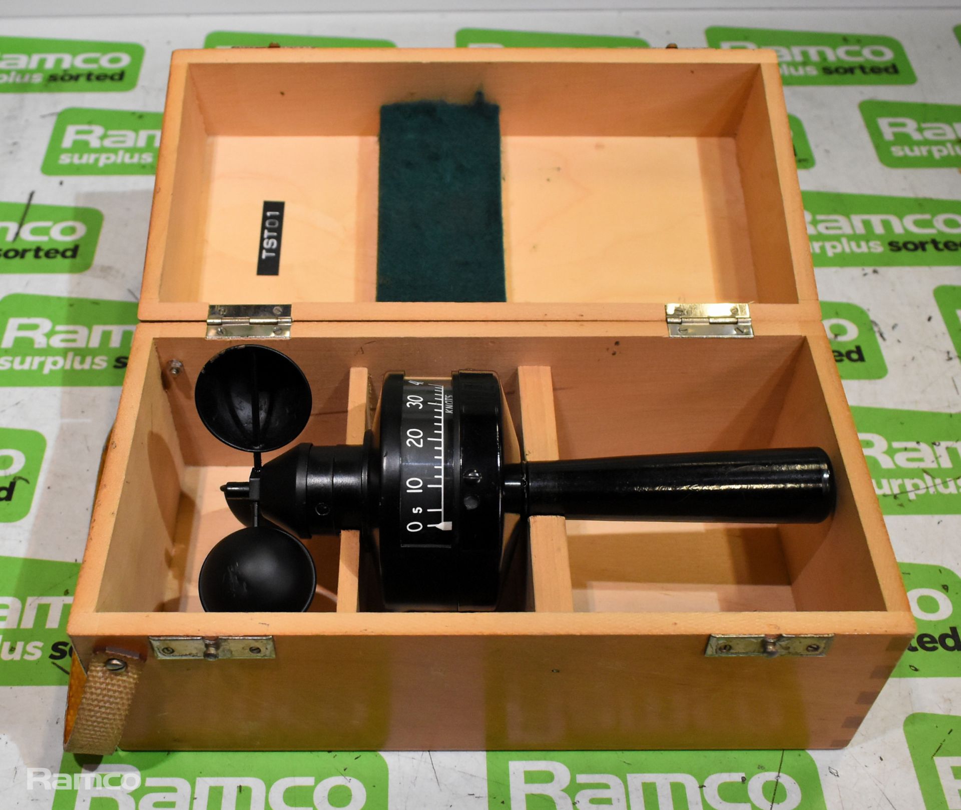 MO Hand Anemometer with wooden case & Kolectric Ltd Micro Covermeter with accessories and case - Image 7 of 10