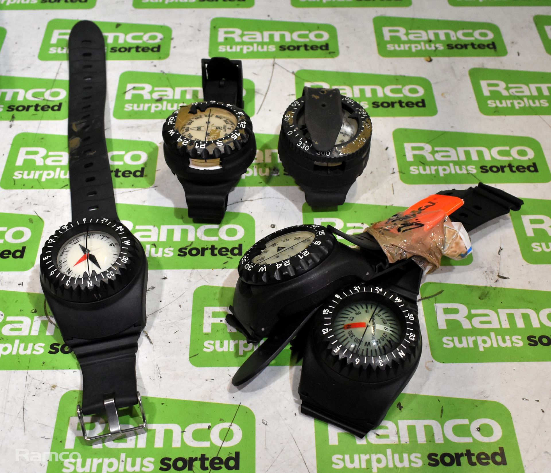 5x Dive compasses - mixed - may need repair