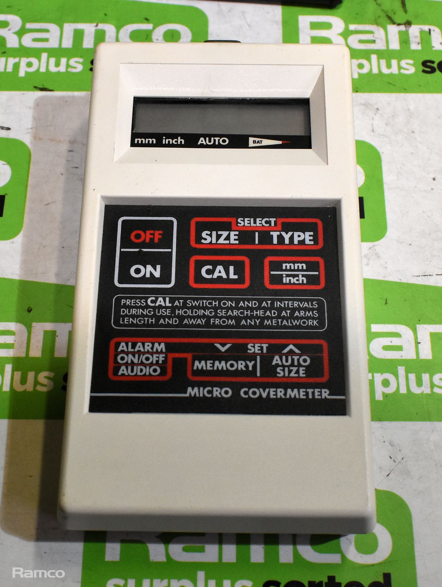 MO Hand Anemometer with wooden case & Kolectric Ltd Micro Covermeter with accessories and case - Image 5 of 10