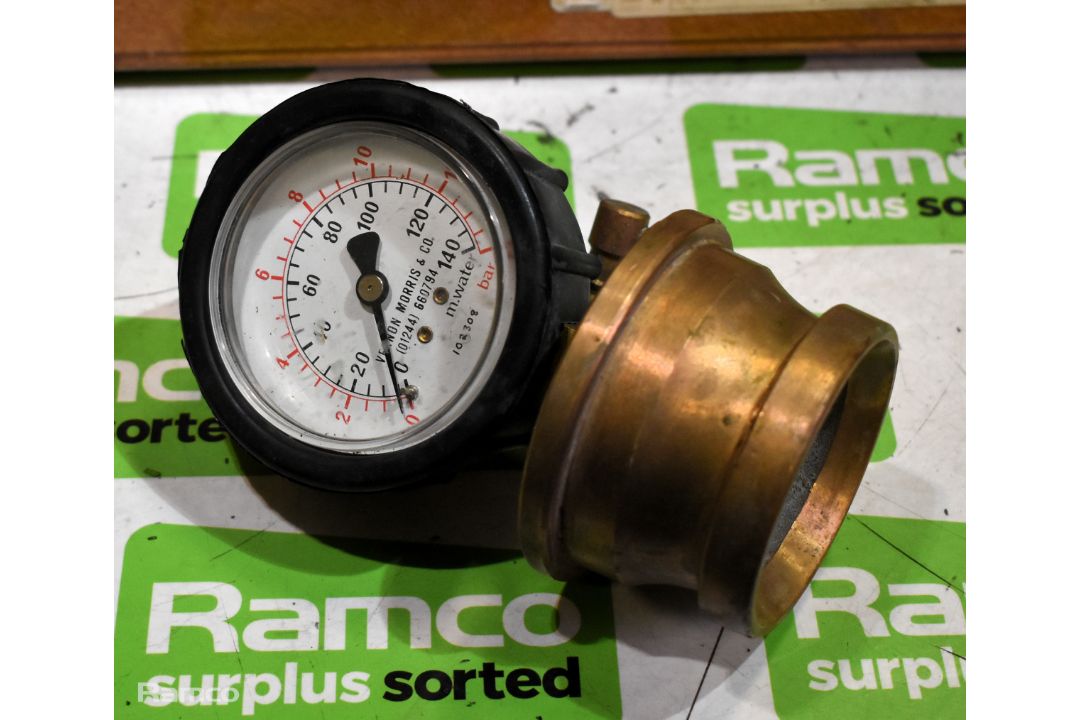 Vernon Morris 202D stand pipe field mounting rate totaliser unit with wooden case - Image 6 of 10