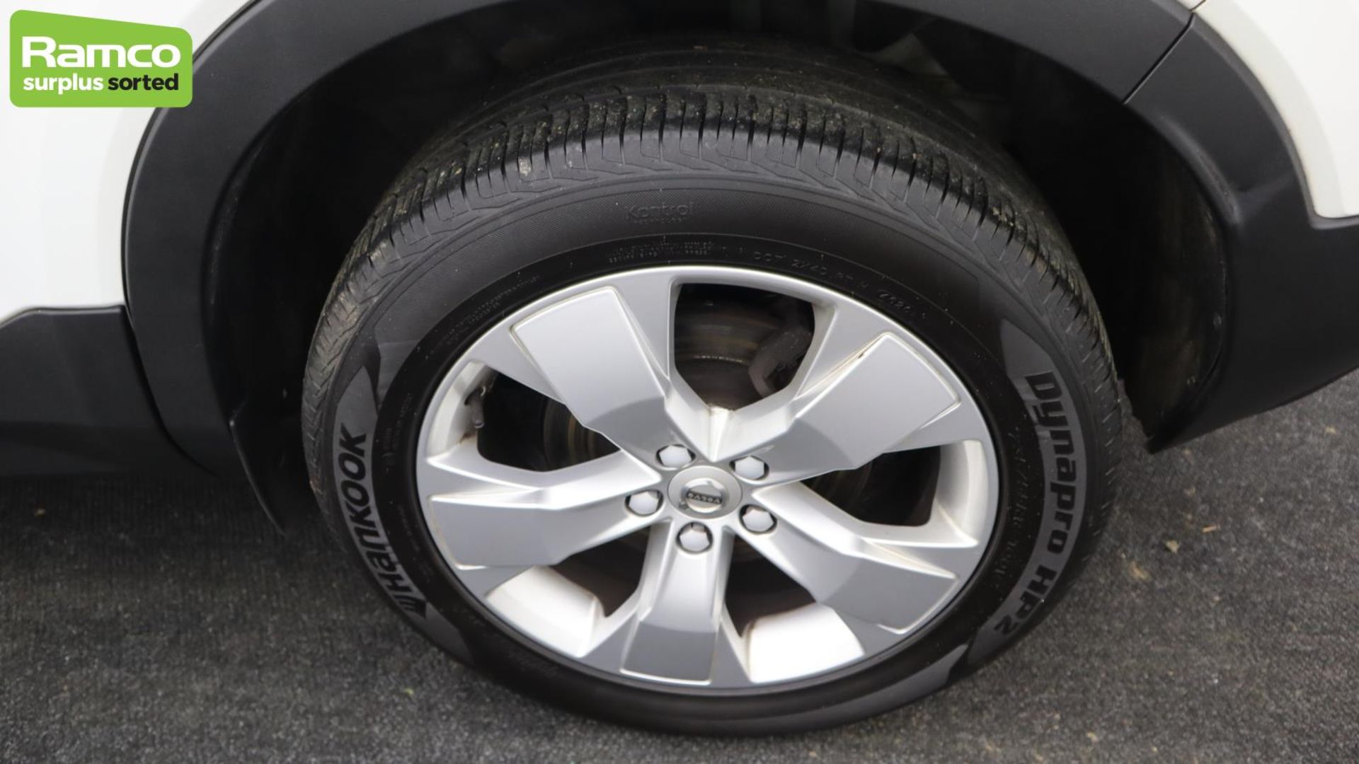Volvo XC40 Momentum Pro D3 AWD Estate 2.0L - KN69 SEY - Image 49 of 51