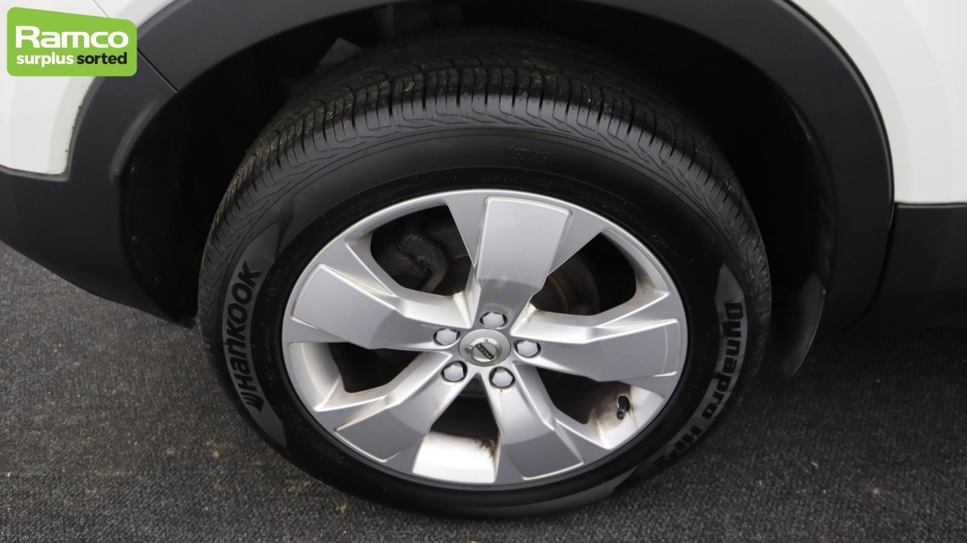 Volvo XC40 Momentum Pro D3 AWD Estate 2.0L - KN69 SEY - Image 48 of 51