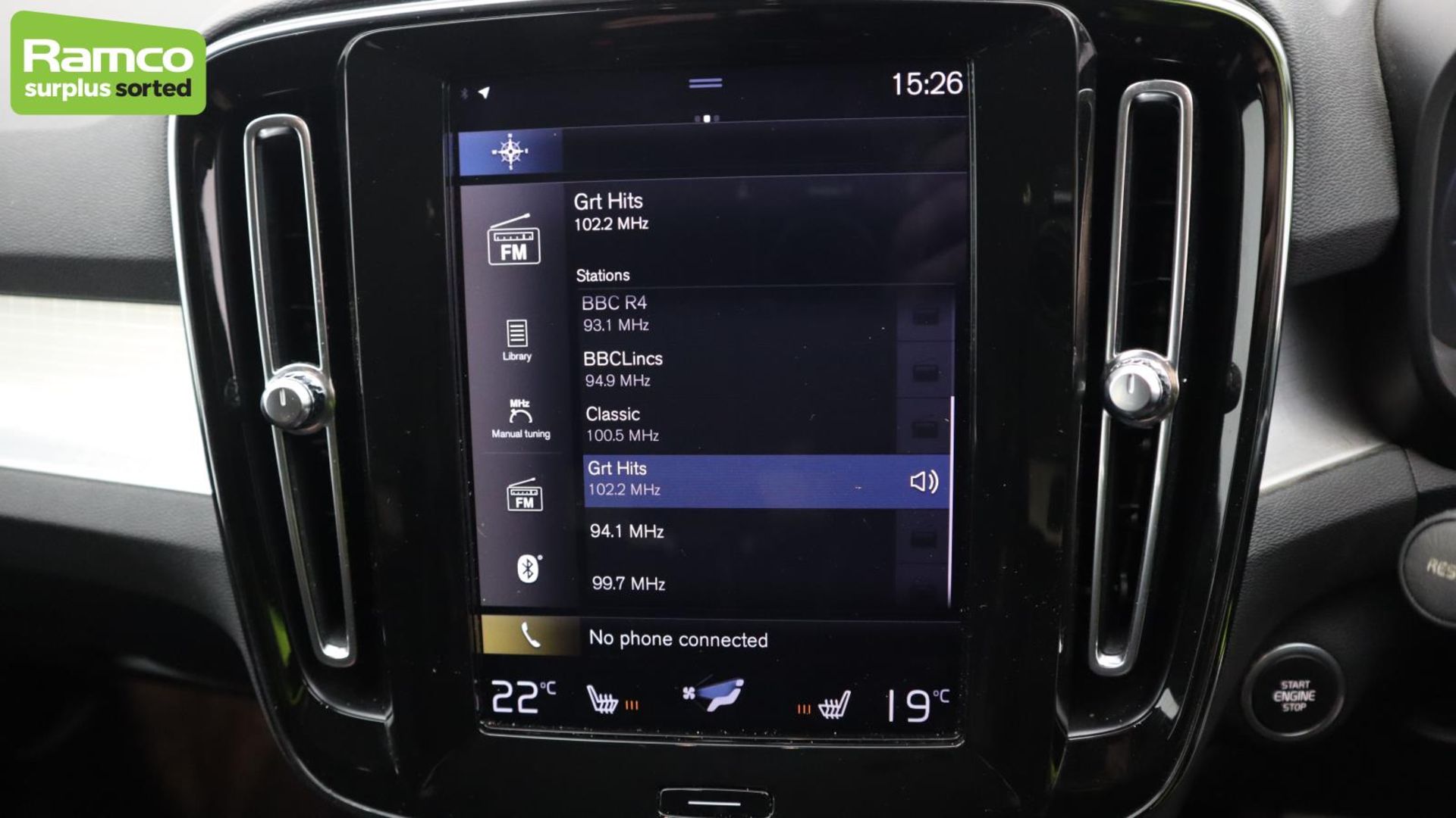 Volvo XC40 Momentum Pro D3 AWD Estate 2.0L - KN69 SEY - Image 13 of 51