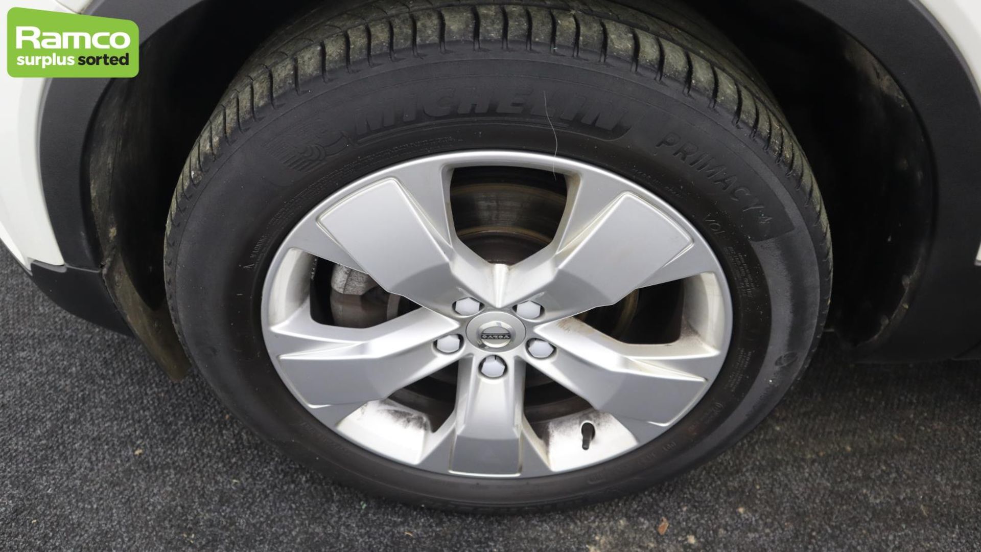 Volvo XC40 Momentum Pro D3 AWD Estate 2.0L - KN69 SEY - Image 50 of 51