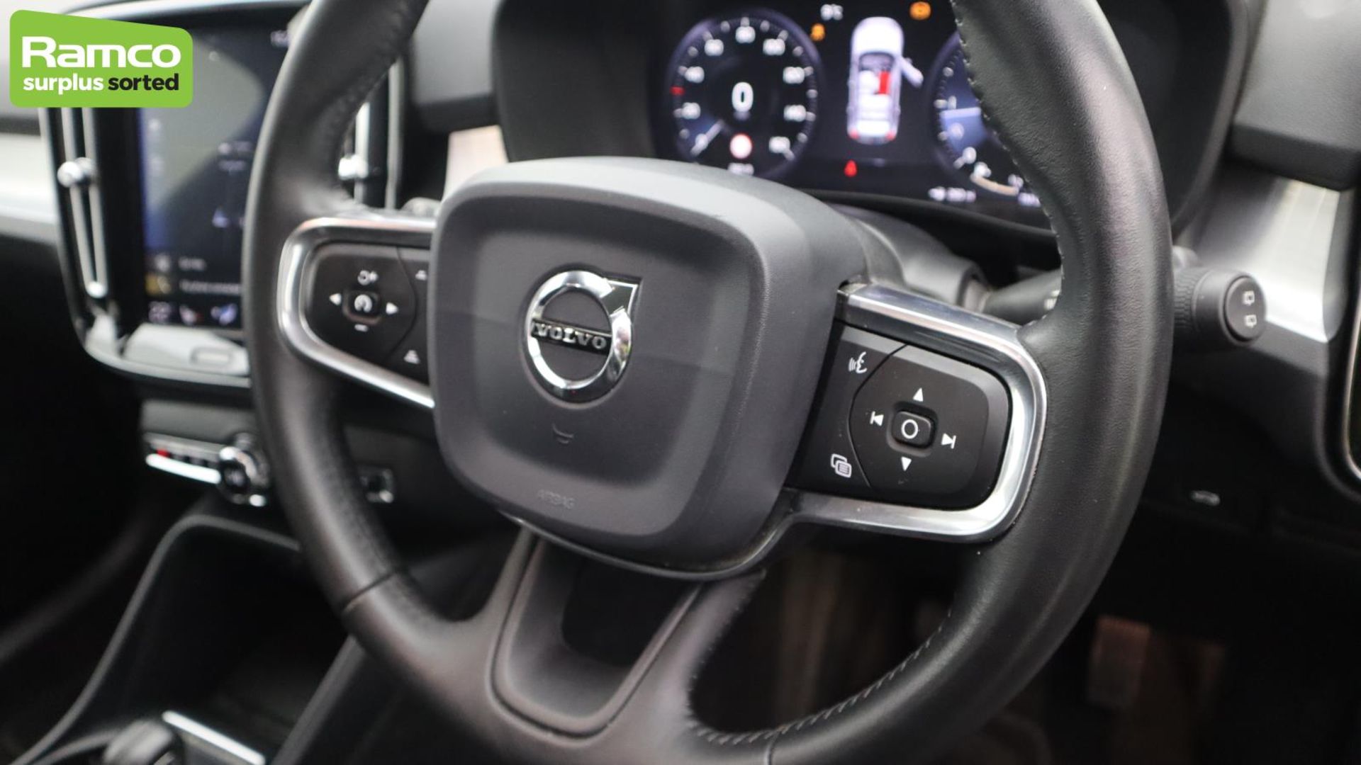 Volvo XC40 Momentum Pro D3 AWD Estate 2.0L - KN69 SEY - Image 19 of 51