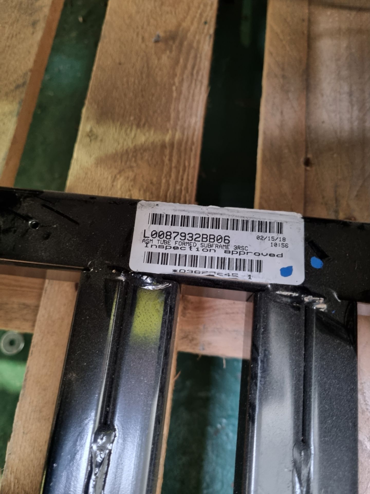 Land Rover 7th seats (damaged) - see photo for part number - Image 4 of 4