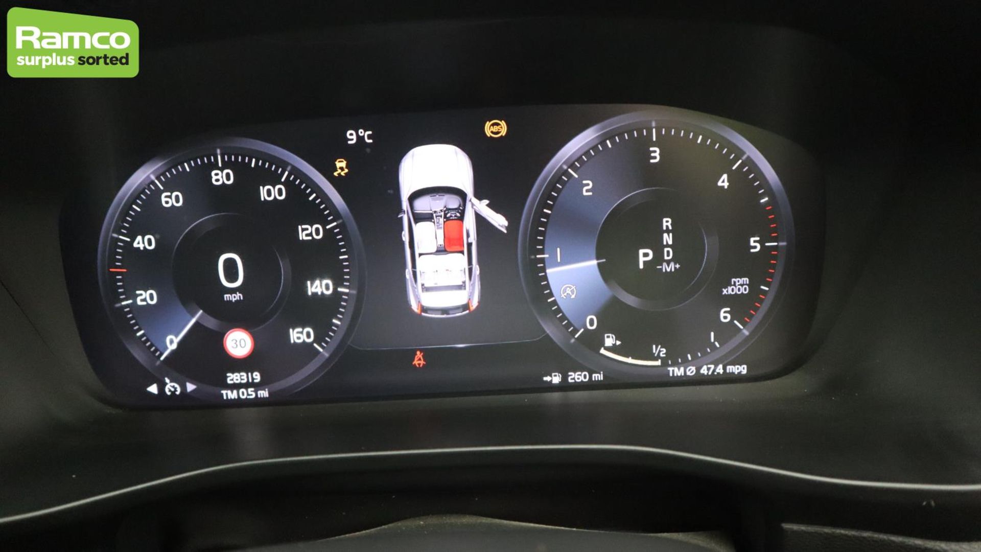 Volvo XC40 Momentum Pro D3 AWD Estate 2.0L - KN69 SEY - Image 18 of 51