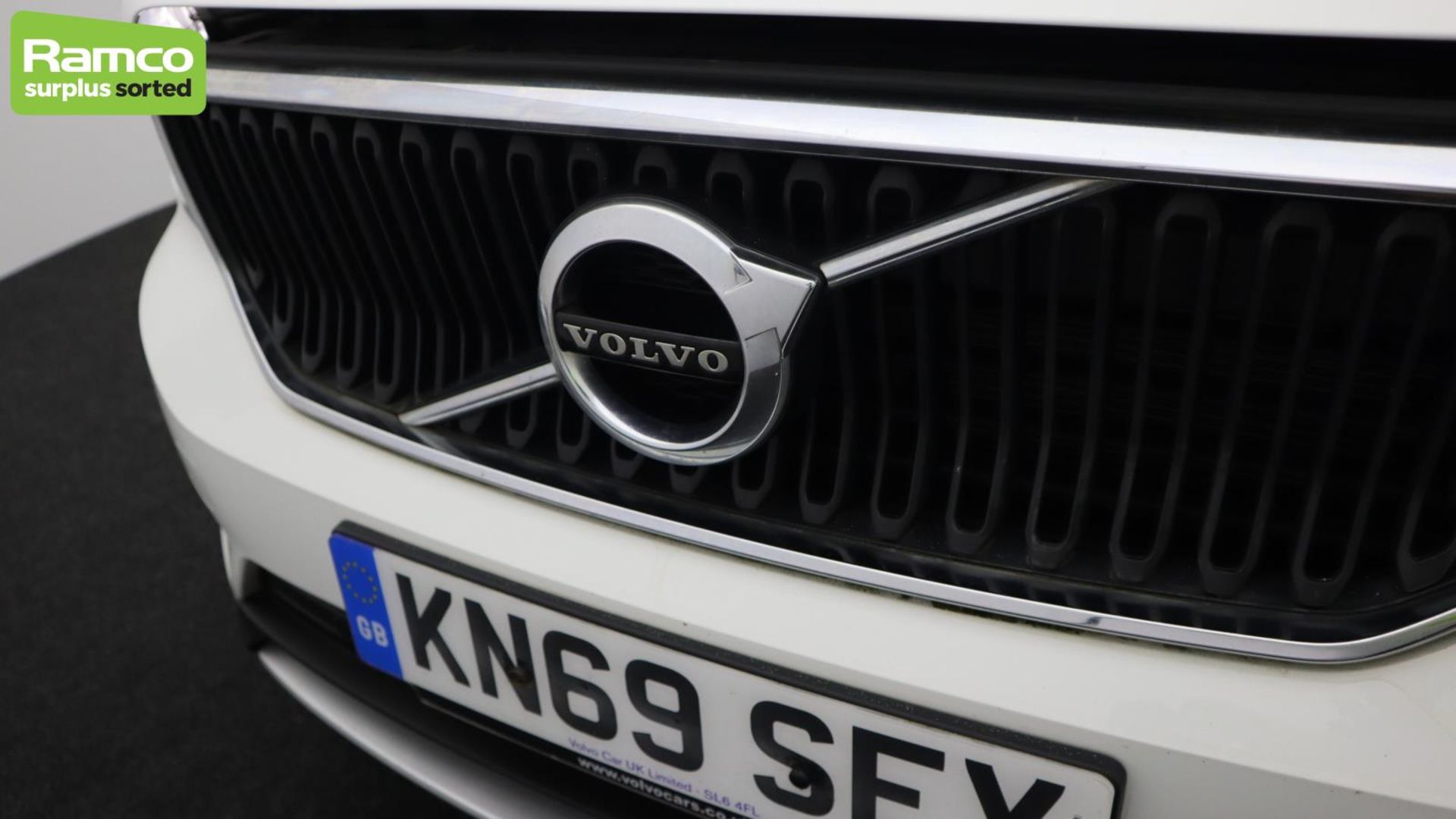 Volvo XC40 Momentum Pro D3 AWD Estate 2.0L - KN69 SEY - Image 44 of 51