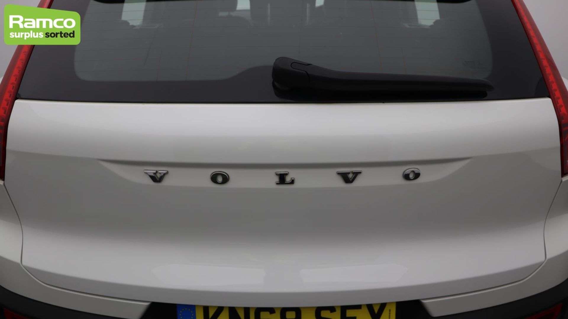 Volvo XC40 Momentum Pro D3 AWD Estate 2.0L - KN69 SEY - Image 29 of 51