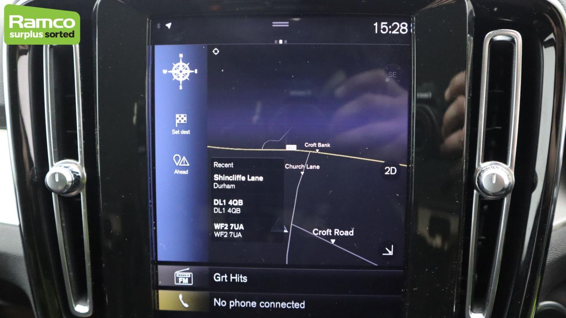 Volvo XC40 Momentum Pro D3 AWD Estate 2.0L - KN69 SEY - Image 17 of 51