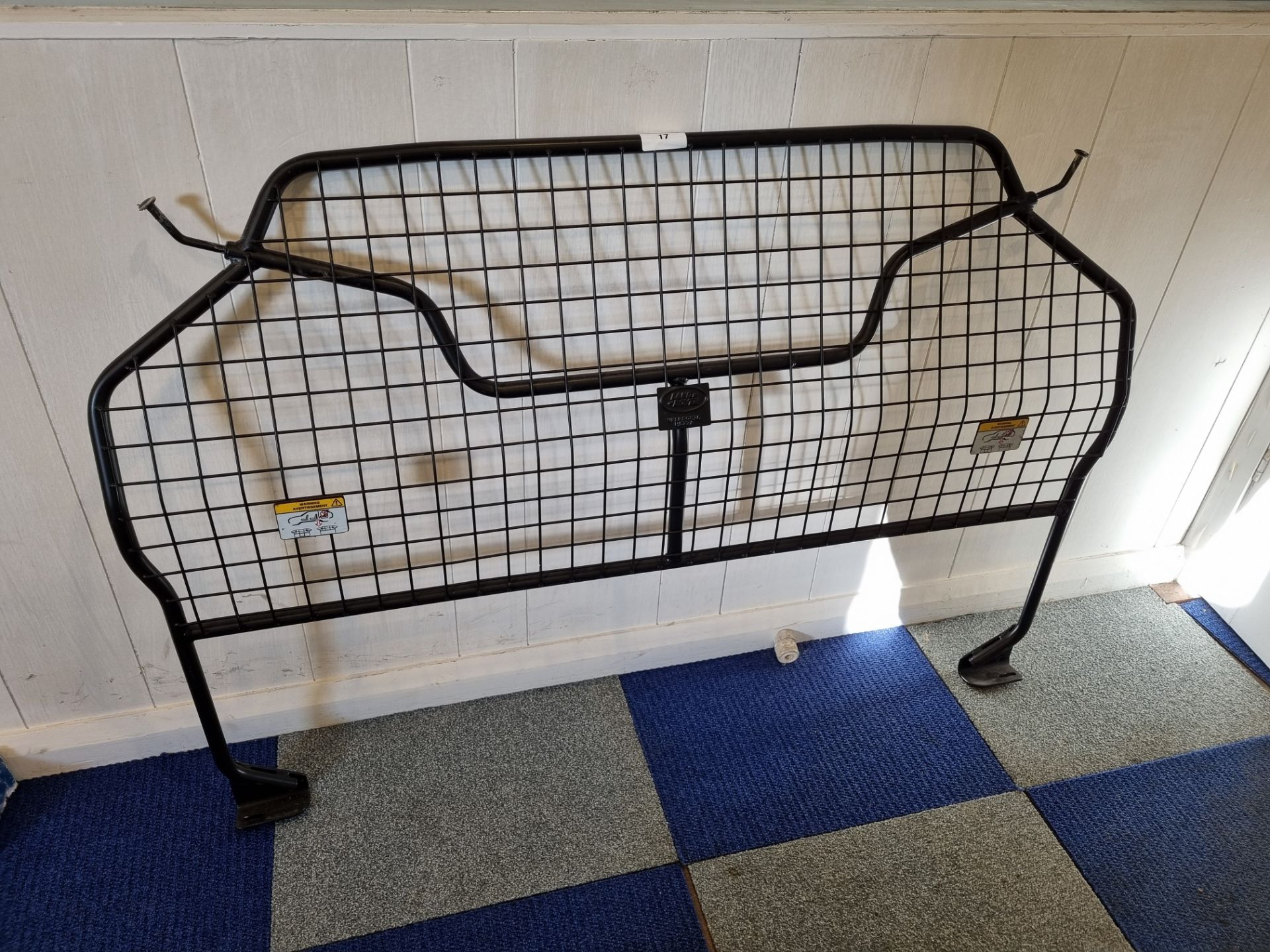 Land Rover Discovery 5 rear guard cage - VPLRS0375M5X7A - Image 2 of 4