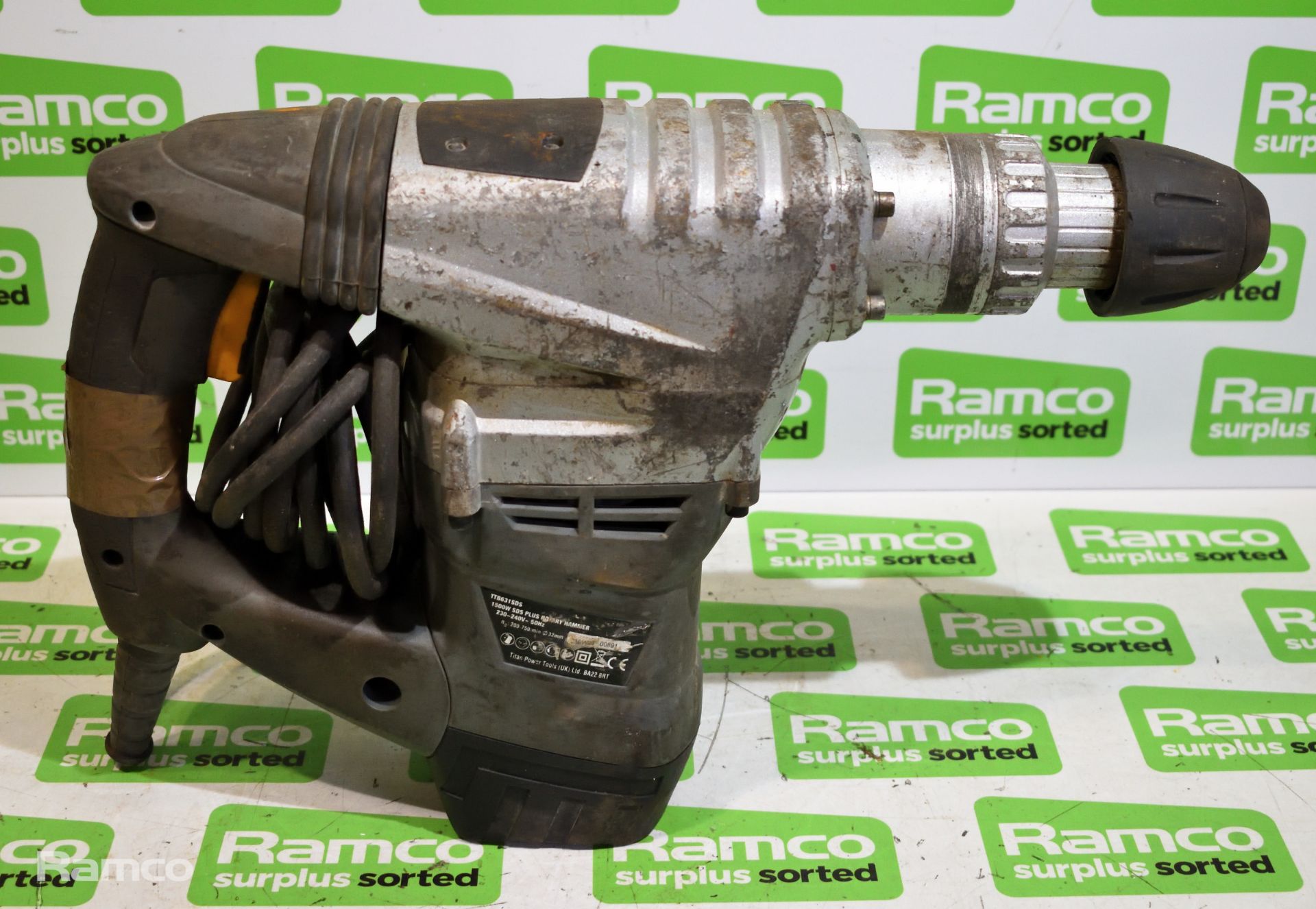 Titan TTB631SDS 1500W SDS Plus 240V corded rotary hammer drill - Image 3 of 4